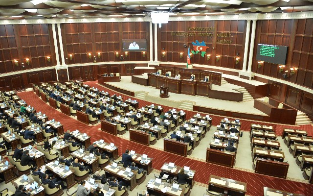 Deputatlar gələn həftə tətilə çıxır